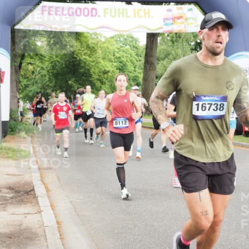 29.06.2025 - hella hamburg halbmarathon MichiJ http://msf.ph/oto/8320914 29.06.2025 10:37:15 Zwischen KM18-KM19 2013, 2020, 2880, 3562, 4247, 7100, 8112, 8437, 8454, 8921, 9031, 9303, 9491, 9597, 10859, 10860, 11819, 12203, 12421, 15950, 16738, 16891 meine-sportfotos.de