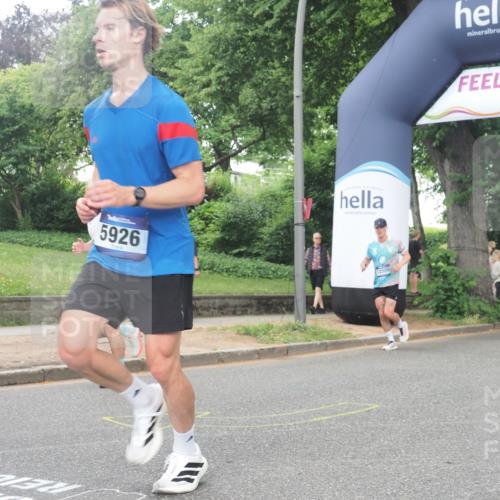 29.06.2025 - hella hamburg halbmarathon KatJ http://msf.ph/oto/8320937 29.06.2025 10:45:52 Zwischen KM18-KM19 1285, 2619, 3279, 5926, 6202 meine-sportfotos.de