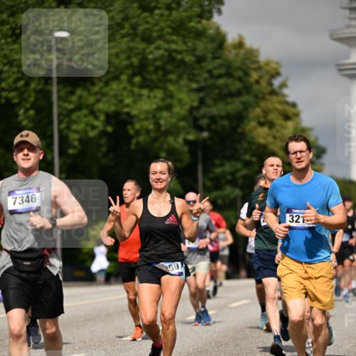 29.06.2025 - hella hamburg halbmarathon Dr. Thomas Lammeyer http://msf.ph/oto/8320946 29.06.2025 10:17:22 Kennedybrücke 1007, 1328, 1859, 2055, 2359, 2904, 2961, 2987, 3218, 3729, 4554, 4950, 5232, 5597, 5598, 6026, 6207, 7346, 7460, 8115, 8279, 8913, 9128, 9527 meine-sportfotos.de