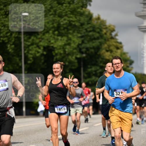 29.06.2025 - hella hamburg halbmarathon Dr. Thomas Lammeyer http://msf.ph/oto/8320970 29.06.2025 10:17:23 Kennedybrücke 1007, 1859, 2055, 2359, 2721, 2904, 2961, 2987, 3218, 3729, 4554, 4950, 5232, 6026, 6207, 7346, 7460, 8279, 8913, 9128, 9612 meine-sportfotos.de