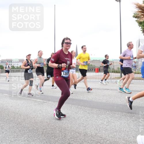 29.06.2025 - hella hamburg halbmarathon Lena Gebhardt http://msf.ph/oto/8320993 29.06.2025 10:57:20 Lombardsbrücke 5639, 14148, 4485, 4611, 237, 1207, 7990, 1954, 1207, 1643, 2041, 2370, 2871, 2932, 3195, 3348, 3385, 3387, 3388, 3433, 3470, 3485, 3723, 3750, 3851, 4086, 4106, 4180, 4197, 4241, 4485, 4568, 4569, 4611, 4998, 5057, 5117, 5316, 5589, 5639, 5736, 5738, 6053, 6284, 6827, 6832, 6857, 6981, 7416, 7417, 7592, 7720, 7728, 7787, 7964, 8035, 8039, 8197, 8224, 8287, 8386, 8540, 8546, 8552, 8679, 8708, 8851, 8853, 8873, 9110, 9298, 9299, 9496 meine-sportfotos.de