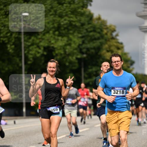 29.06.2025 - hella hamburg halbmarathon Dr. Thomas Lammeyer http://msf.ph/oto/8320994 29.06.2025 10:17:23 Kennedybrücke 1007, 1859, 2055, 2359, 2721, 2904, 2961, 2987, 3218, 3729, 4554, 4950, 5232, 6026, 6207, 7346, 7460, 8279, 8913, 9128, 9612 meine-sportfotos.de