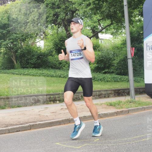29.06.2025 - hella hamburg halbmarathon KatJ http://msf.ph/oto/8321006 29.06.2025 10:16:28 Zwischen KM18-KM19  meine-sportfotos.de