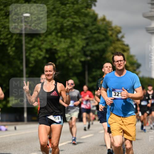 29.06.2025 - hella hamburg halbmarathon Dr. Thomas Lammeyer http://msf.ph/oto/8321036 29.06.2025 10:17:23 Kennedybrücke 1007, 1859, 2055, 2359, 2721, 2904, 2961, 2987, 3218, 3729, 4554, 4950, 5232, 6026, 6207, 7346, 7460, 8279, 8913, 9128, 9612 meine-sportfotos.de