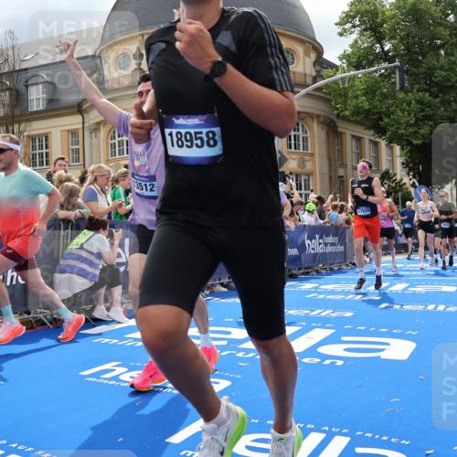 29.06.2025 - hella hamburg halbmarathon Strokosch-Dieckow http://msf.ph/oto/8321110 29.06.2025 10:58:46 Ziel 1319, 2159, 2488, 2656, 2840, 3859, 4632, 4833, 5277, 5675, 5885, 6592, 6720, 8807, 8929, 9156, 9353, 10268, 10539, 10943, 11605, 11846, 12734, 13512, 13880, 14266, 14673, 14902, 14965, 15197, 16189, 17405, 17630, 17839, 18232, 18587, 18954 meine-sportfotos.de