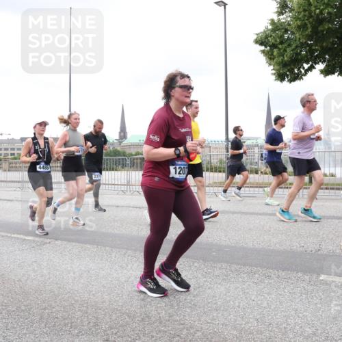 29.06.2025 - hella hamburg halbmarathon Lena Gebhardt http://msf.ph/oto/8321138 29.06.2025 10:57:21 Lombardsbrücke 14148, 4485, 2370, 1207, 1207, 1643, 2041, 2370, 2871, 2932, 3195, 3385, 3387, 3388, 3433, 3470, 3485, 3723, 3750, 3851, 4086, 4106, 4180, 4197, 4241, 4485, 4568, 4569, 4611, 4998, 5057, 5117, 5316, 5632, 5639, 5736, 5738, 6053, 6284, 6827, 6832, 6857, 6981, 7416, 7417, 7592, 7720, 7728, 7787, 7964, 8035, 8039, 8197, 8224, 8287, 8386, 8540, 8546, 8552, 8679, 8708, 8851, 8853, 8873, 9110, 9233, 9298, 9299, 9318, 9496 meine-sportfotos.de