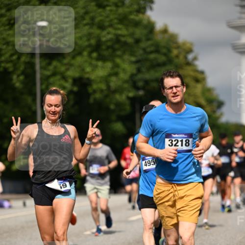 29.06.2025 - hella hamburg halbmarathon Dr. Thomas Lammeyer http://msf.ph/oto/8321162 29.06.2025 10:17:24 Kennedybrücke 1007, 1859, 2055, 2359, 2721, 2904, 2961, 2987, 3218, 3729, 4950, 5232, 6026, 6207, 7346, 7460, 8279, 8913, 9128, 9612 meine-sportfotos.de