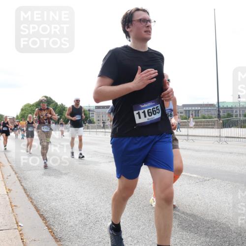 29.06.2025 - hella hamburg halbmarathon Lena Gebhardt http://msf.ph/oto/8321165 29.06.2025 10:22:50 Lombardsbrücke 5223, 14801, 8355, 4334, 11665, 56, 1029, 1853, 2294, 2479, 2766, 2886, 3003, 3029, 3034, 3430, 3457, 3511, 3600, 3601, 3910, 3946, 4190, 4266, 4559, 4969, 5079, 5223, 5343, 5629, 5798, 5838, 6048, 6303, 6347, 6578, 6784, 6785, 6820, 6826, 6899, 7097, 7188, 7190, 7266, 7276, 7529, 7794, 7891, 7925, 8355, 8511, 8931, 9133, 9256, 9913, 10205, 10826, 12025, 12190, 12265, 13560, 13921, 14041, 14525, 14801 meine-sportfotos.de