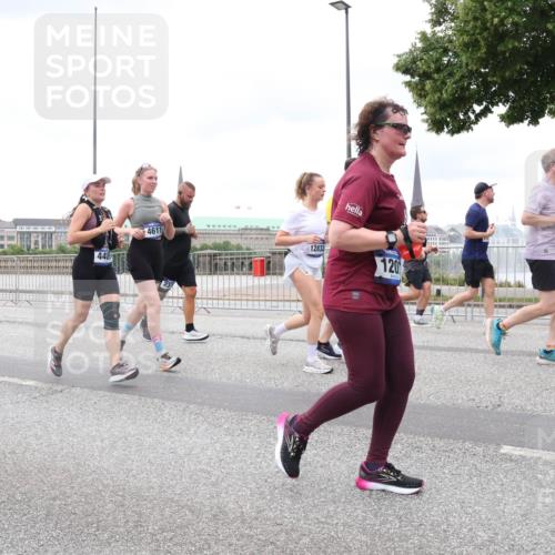 29.06.2025 - hella hamburg halbmarathon Lena Gebhardt http://msf.ph/oto/8321175 29.06.2025 10:57:21 Lombardsbrücke 14148, 448, 4611, 12832, 120, 1207, 1643, 2041, 2370, 2871, 2932, 3195, 3385, 3387, 3388, 3433, 3470, 3485, 3723, 3750, 3851, 4086, 4106, 4180, 4197, 4241, 4485, 4568, 4569, 4611, 4998, 5057, 5117, 5316, 5632, 5639, 5736, 5738, 6053, 6284, 6827, 6832, 6857, 6981, 7416, 7417, 7592, 7720, 7728, 7787, 7964, 8035, 8039, 8197, 8224, 8287, 8386, 8540, 8546, 8552, 8679, 8708, 8851, 8853, 8873, 9110, 9233, 9298, 9299, 9318, 9496 meine-sportfotos.de
