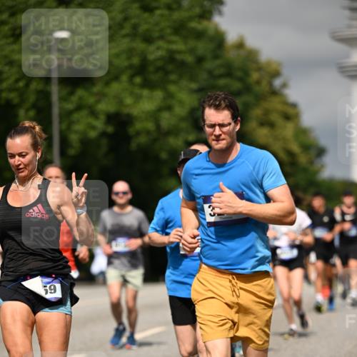 29.06.2025 - hella hamburg halbmarathon Dr. Thomas Lammeyer http://msf.ph/oto/8321185 29.06.2025 10:17:24 Kennedybrücke 1007, 1859, 2055, 2359, 2721, 2904, 2961, 2987, 3218, 3729, 4950, 5232, 6026, 6207, 7346, 7460, 8279, 8913, 9128, 9612 meine-sportfotos.de