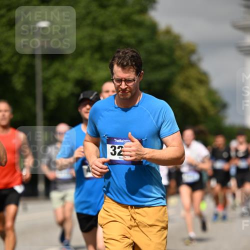 29.06.2025 - hella hamburg halbmarathon Dr. Thomas Lammeyer http://msf.ph/oto/8321229 29.06.2025 10:17:25 Kennedybrücke 1007, 1859, 1939, 2055, 2359, 2721, 2904, 2961, 2987, 3218, 3729, 4950, 5232, 6026, 6207, 7346, 7460, 8279, 8913, 9128, 9612 meine-sportfotos.de