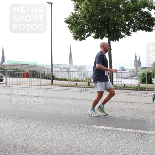 29.06.2025 - hella hamburg halbmarathon Lena Gebhardt http://msf.ph/oto/8321252 29.06.2025 10:37:35 Lombardsbrücke 1022, 1276, 1337, 1475, 1597, 1819, 1985, 2016, 2031, 2072, 2104, 2199, 2272, 2480, 2486, 2640, 2853, 3127, 3230, 3246, 3633, 4097, 4347, 4733, 5139, 5146, 5171, 5186, 5522, 5560, 5790, 5875, 5940, 6243, 6584, 6821, 6955, 7085, 7124, 7235, 7321, 7350, 7544, 7707, 7777, 7823, 8257, 8258, 8811, 8843, 8985, 9055, 9247, 9288, 9524, 9895, 10159, 10506, 10836, 11087, 12123, 12254, 12472, 12824, 16680, 17798 meine-sportfotos.de