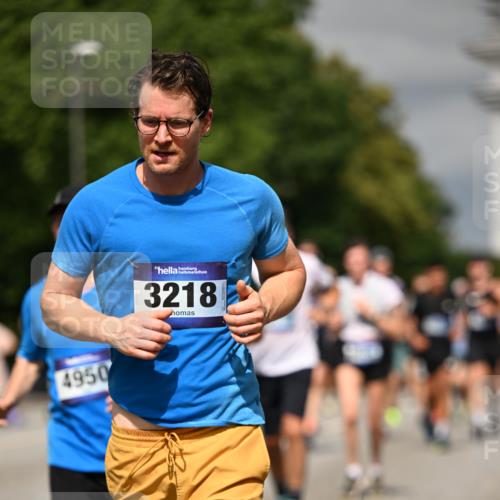 29.06.2025 - hella hamburg halbmarathon Dr. Thomas Lammeyer http://msf.ph/oto/8321259 29.06.2025 10:17:25 Kennedybrücke 1007, 1859, 1939, 2055, 2359, 2721, 2904, 2961, 2987, 3218, 3729, 4950, 5232, 6026, 6207, 7346, 7460, 8279, 8913, 9128, 9612 meine-sportfotos.de