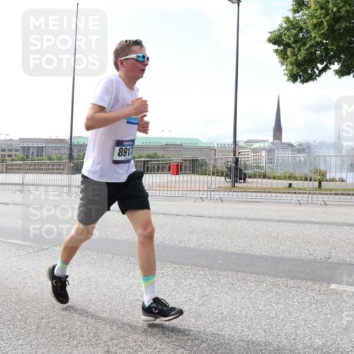 29.06.2025 - hella hamburg halbmarathon Lena Gebhardt http://msf.ph/oto/8321263 29.06.2025 10:12:47 Lombardsbrücke 8917, 1020, 1051, 1249, 1610, 1785, 1850, 1851, 1939, 2531, 2891, 2942, 2963, 2964, 3182, 3248, 3262, 4453, 4499, 4532, 4554, 5150, 5166, 5176, 5597, 5598, 6207, 6822, 6871, 6966, 7014, 7873, 7907, 8398, 8405, 8917, 8971, 9141, 9254, 9405, 10067, 10402, 10581, 10685, 11025, 11720, 12456, 13566, 13816, 14404, 14540, 14868, 14869, 15012, 15369, 15531, 16323, 16473, 16826, 16911, 17061, 17699, 17994, 18178, 18320, 18493, 18530 meine-sportfotos.de