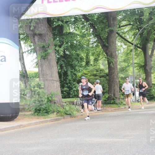 29.06.2025 - hella hamburg halbmarathon KatJ http://msf.ph/oto/8321303 29.06.2025 10:16:31 Zwischen KM18-KM19  meine-sportfotos.de