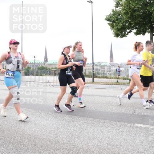29.06.2025 - hella hamburg halbmarathon Lena Gebhardt http://msf.ph/oto/8321322 29.06.2025 10:57:21 Lombardsbrücke 639, 7787, 14148, 44, 611, 1283, 1207, 1643, 2041, 2370, 2871, 2932, 3195, 3385, 3387, 3388, 3433, 3470, 3485, 3723, 3750, 3851, 4086, 4106, 4180, 4197, 4241, 4485, 4568, 4569, 4611, 4998, 5057, 5117, 5316, 5632, 5639, 5736, 5738, 6053, 6284, 6827, 6832, 6857, 6981, 7416, 7417, 7592, 7720, 7728, 7787, 7964, 8035, 8039, 8197, 8224, 8287, 8386, 8540, 8546, 8552, 8679, 8708, 8851, 8853, 8873, 9110, 9233, 9298, 9299, 9318, 9496 meine-sportfotos.de