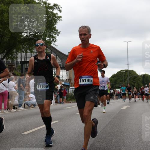 29.06.2025 - hella hamburg halbmarathon Yannick Fuchs http://msf.ph/oto/8321327 29.06.2025 10:51:07 20KM 1387, 1485, 1715, 1719, 1972, 2034, 2282, 2417, 2652, 2676, 3435, 4167, 5033, 5728, 6272, 6720, 7269, 8744, 9577, 9820, 10133, 11043, 11590, 11612, 11832, 12774, 13245, 13376, 13523, 13863, 14361, 14369, 14737, 14881, 14951, 15110, 15125, 15145, 15220, 15664, 15726, 16093, 16113, 16470, 16830, 16909, 17160, 17201, 17617, 17758, 17769, 17779, 17828, 17848, 18388, 19184 meine-sportfotos.de