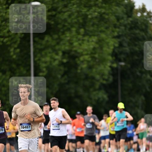 29.06.2025 - hella hamburg halbmarathon Dr. Thomas Lammeyer http://msf.ph/oto/8321332 29.06.2025 10:39:12 Kennedybrücke 1417, 1497, 1821, 1849, 2265, 2482, 3130, 3409, 4884, 5027, 5453, 5793, 6171, 6310, 6329, 6335, 6571, 6746, 6803, 6859, 7020, 7299, 7386, 7733, 8369, 9164, 9248, 9342, 10335, 10393, 10464, 10606 meine-sportfotos.de