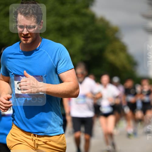 29.06.2025 - hella hamburg halbmarathon Dr. Thomas Lammeyer http://msf.ph/oto/8321343 29.06.2025 10:17:25 Kennedybrücke 1007, 1859, 1939, 2055, 2359, 2721, 2904, 2961, 2987, 3218, 3729, 4950, 5232, 6026, 6207, 7346, 7460, 8279, 8913, 9128, 9612 meine-sportfotos.de