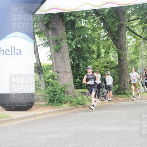29.06.2025 - hella hamburg halbmarathon KatJ http://msf.ph/oto/8321346 29.06.2025 10:16:31 Zwischen KM18-KM19  meine-sportfotos.de