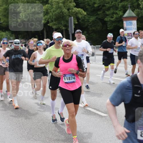 29.06.2025 - hella hamburg halbmarathon Jannik Wohlers http://msf.ph/oto/8321373 29.06.2025 10:39:32 Lombardsbrücke 1058, 1076, 1586, 1899, 2313, 2866, 2888, 3046, 3882, 3883, 3884, 4471, 4752, 5229, 5654, 5877, 5901, 6097, 6698, 6739, 6750, 7045, 7429, 7455, 7456, 8107, 8612, 8622, 8865, 8866, 9080, 9195, 9292, 9495, 10441, 10648, 10714, 10901, 10939, 11242, 11244, 11664, 11874, 11982, 12414, 12631, 12883, 12906, 13644, 14327, 14578, 14882, 15111, 16532, 16784, 17634, 18157, 19121, 19163 meine-sportfotos.de