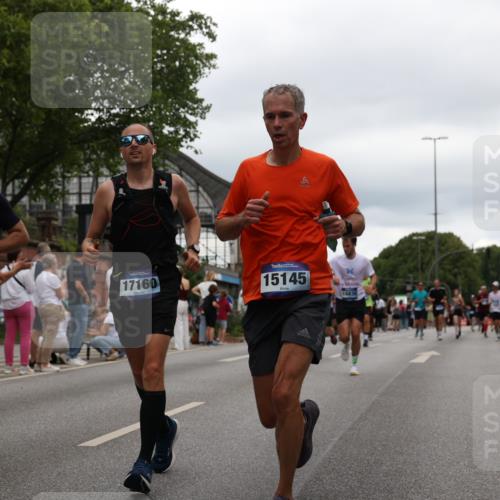 29.06.2025 - hella hamburg halbmarathon Yannick Fuchs http://msf.ph/oto/8321374 29.06.2025 10:51:07 20KM 1387, 1485, 1715, 1719, 1972, 2034, 2282, 2417, 2652, 2676, 3435, 4167, 5033, 5728, 6272, 6720, 7269, 8744, 9577, 9820, 10133, 11043, 11590, 11612, 11832, 12774, 13245, 13376, 13523, 13863, 14361, 14369, 14737, 14881, 14951, 15110, 15125, 15145, 15220, 15664, 15726, 16093, 16113, 16470, 16830, 16909, 17160, 17201, 17617, 17758, 17769, 17779, 17828, 17848, 18388, 19184 meine-sportfotos.de