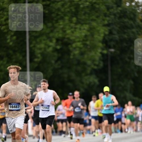 29.06.2025 - hella hamburg halbmarathon Dr. Thomas Lammeyer http://msf.ph/oto/8321388 29.06.2025 10:39:13 Kennedybrücke 1417, 1497, 1821, 1849, 2265, 2482, 3130, 3409, 4564, 4884, 5027, 5453, 5793, 6329, 6335, 6571, 6746, 6803, 6859, 7020, 7386, 7733, 8369, 9164, 9248, 9342, 10335, 10393, 10464, 10606 meine-sportfotos.de