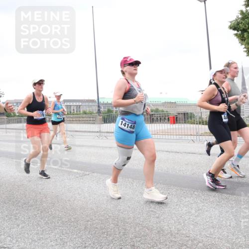 29.06.2025 - hella hamburg halbmarathon Lena Gebhardt http://msf.ph/oto/8321398 29.06.2025 10:57:22 Lombardsbrücke 9670, 14148, 44, 1207, 1265, 1643, 2041, 2370, 2871, 3195, 3385, 3387, 3388, 3433, 3470, 3485, 3723, 3750, 3851, 4086, 4106, 4180, 4197, 4241, 4485, 4568, 4569, 4611, 4998, 5057, 5117, 5316, 5632, 5639, 5736, 5738, 6053, 6284, 6827, 6832, 6857, 6981, 7416, 7417, 7592, 7720, 7728, 7787, 7964, 8035, 8039, 8197, 8224, 8287, 8386, 8540, 8546, 8552, 8679, 8708, 8851, 8853, 8873, 9110, 9233, 9298, 9299, 9318, 9496 meine-sportfotos.de