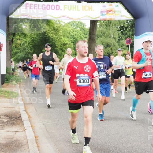 29.06.2025 - hella hamburg halbmarathon MichiJ http://msf.ph/oto/8321414 29.06.2025 10:37:20 Zwischen KM18-KM19 1630, 2013, 4261, 6115, 7100, 8112, 8437, 8454, 8657, 9491, 9597, 9695, 10860, 12203, 13225, 14012, 14526, 15620, 15803, 16403, 16891, 18489, 19020 meine-sportfotos.de