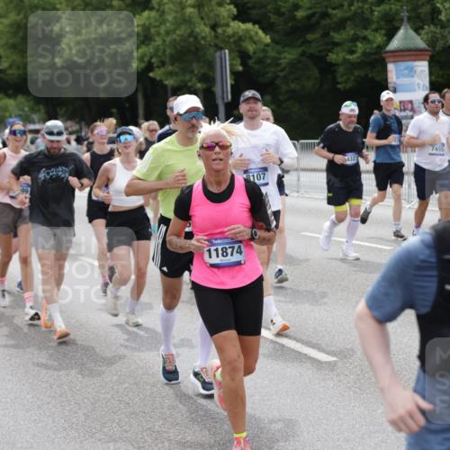 29.06.2025 - hella hamburg halbmarathon Jannik Wohlers http://msf.ph/oto/8321421 29.06.2025 10:39:32 Lombardsbrücke 1058, 1076, 1586, 1899, 2313, 2866, 2888, 3046, 3882, 3883, 3884, 4471, 4752, 5229, 5654, 5877, 5901, 6097, 6698, 6739, 6750, 7045, 7429, 7455, 7456, 8107, 8612, 8622, 8865, 8866, 9080, 9195, 9292, 9495, 10441, 10648, 10714, 10901, 10939, 11242, 11244, 11664, 11874, 11982, 12414, 12631, 12883, 12906, 13644, 14327, 14578, 14882, 15111, 16532, 16784, 17634, 18157, 19121, 19163 meine-sportfotos.de