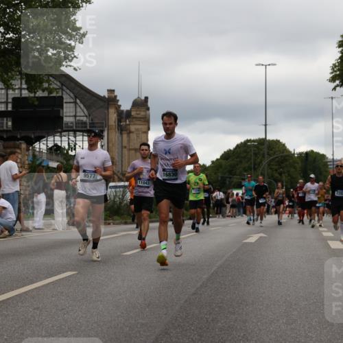 29.06.2025 - hella hamburg halbmarathon Yannick Fuchs http://msf.ph/oto/8321457 29.06.2025 10:51:08 20KM 1387, 1485, 1715, 1719, 1972, 2034, 2282, 2417, 2652, 2676, 3435, 4167, 4261, 5033, 5728, 6272, 6720, 7269, 8744, 9577, 10133, 11043, 11590, 11612, 11832, 12774, 13245, 13376, 13523, 13863, 14361, 14369, 14737, 14881, 14951, 15090, 15110, 15125, 15145, 15220, 15664, 15726, 16093, 16470, 16830, 16909, 17160, 17201, 17617, 17758, 17769, 17779, 17828, 17848, 18388, 19184 meine-sportfotos.de