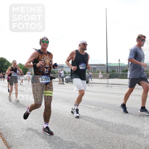 29.06.2025 - hella hamburg halbmarathon Lena Gebhardt http://msf.ph/oto/8321528 29.06.2025 10:22:52 Lombardsbrücke 5223, 14801, 8355, 14334, 1581, 1029, 1853, 2294, 2479, 2766, 2886, 3003, 3029, 3034, 3430, 3457, 3511, 3600, 3601, 4190, 4266, 4969, 5223, 5343, 5629, 5798, 6347, 6578, 6784, 6785, 6820, 6826, 6849, 6899, 7097, 7188, 7190, 7266, 7276, 7529, 7891, 7925, 8355, 8511, 8931, 9133, 9256, 9913, 10205, 10826, 12025, 12190, 12265, 13560, 13921, 14041, 14525, 14801 meine-sportfotos.de