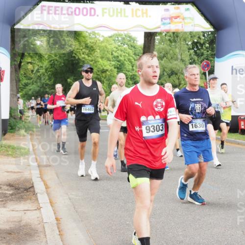 29.06.2025 - hella hamburg halbmarathon MichiJ http://msf.ph/oto/8321564 29.06.2025 10:37:20 Zwischen KM18-KM19 1630, 2013, 4261, 6115, 7100, 8112, 8437, 8454, 8657, 9491, 9597, 9695, 10860, 12203, 13225, 14012, 14526, 15620, 15803, 16403, 16891, 18489, 19020 meine-sportfotos.de