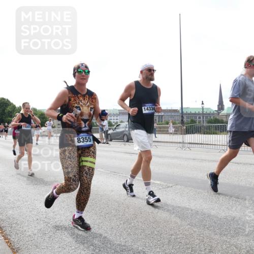 29.06.2025 - hella hamburg halbmarathon Lena Gebhardt http://msf.ph/oto/8321567 29.06.2025 10:22:52 Lombardsbrücke 5223, 14801, 8355, 14334, 1029, 1853, 2294, 2479, 2766, 2886, 3003, 3029, 3034, 3430, 3457, 3511, 3600, 3601, 4190, 4266, 4969, 5223, 5343, 5629, 5798, 6347, 6578, 6784, 6785, 6820, 6826, 6849, 6899, 7097, 7188, 7190, 7266, 7276, 7529, 7891, 7925, 8355, 8511, 8931, 9133, 9256, 9913, 10205, 10826, 12025, 12190, 12265, 13560, 13921, 14041, 14525, 14801 meine-sportfotos.de