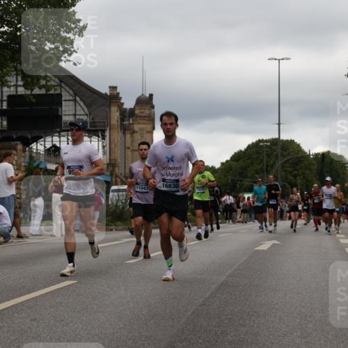 29.06.2025 - hella hamburg halbmarathon Yannick Fuchs http://msf.ph/oto/8321595 29.06.2025 10:51:08 20KM 1387, 1485, 1715, 1719, 1972, 2034, 2282, 2417, 2652, 2676, 3435, 4167, 4261, 5033, 5728, 6272, 6720, 7269, 8744, 9577, 10133, 11043, 11590, 11612, 11832, 12774, 13245, 13376, 13523, 13863, 14361, 14369, 14737, 14881, 14951, 15090, 15110, 15125, 15145, 15220, 15664, 15726, 16093, 16470, 16830, 16909, 17160, 17201, 17617, 17758, 17769, 17779, 17828, 17848, 18388, 19184 meine-sportfotos.de