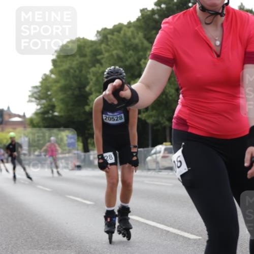 29.06.2025 - hella hamburg halbmarathon Jannik Wohlers http://msf.ph/oto/8321624 29.06.2025 09:00:19 Lombardsbrücke  meine-sportfotos.de