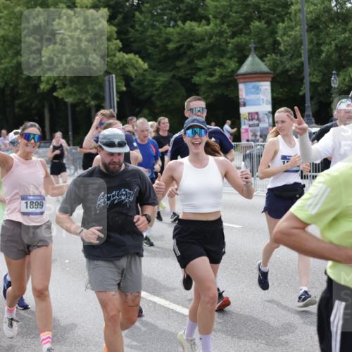 29.06.2025 - hella hamburg halbmarathon Jannik Wohlers http://msf.ph/oto/8321627 29.06.2025 10:39:34 Lombardsbrücke 1058, 1076, 1291, 1586, 1691, 1899, 2313, 2866, 2888, 3046, 3882, 3883, 3884, 4471, 4752, 5229, 5654, 5877, 5901, 6097, 6698, 6750, 6890, 7045, 7455, 7456, 8107, 8612, 8622, 8815, 8865, 8866, 9080, 9195, 9292, 9495, 10441, 10648, 10806, 10901, 10939, 11188, 11242, 11244, 11664, 11874, 12414, 12883, 12906, 13644, 14327, 14578, 15111, 16532, 16784, 18157, 19163 meine-sportfotos.de
