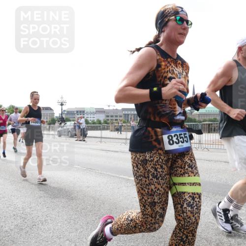 29.06.2025 - hella hamburg halbmarathon Lena Gebhardt http://msf.ph/oto/8321655 29.06.2025 10:22:53 Lombardsbrücke 5223, 3003, 14801, 8355, 1433, 1029, 1853, 2294, 2479, 2766, 2886, 3003, 3029, 3034, 3430, 3457, 3511, 3600, 3601, 4190, 4266, 4969, 5223, 5343, 5629, 5798, 6347, 6578, 6784, 6785, 6826, 6849, 6899, 7097, 7188, 7190, 7266, 7276, 7529, 7891, 7925, 8355, 8511, 8931, 9133, 9256, 9913, 10205, 10826, 12025, 12190, 12265, 13560, 13921, 14041, 14525, 14801 meine-sportfotos.de