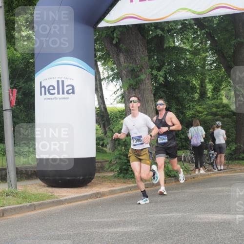 29.06.2025 - hella hamburg halbmarathon KatJ http://msf.ph/oto/8321677 29.06.2025 10:16:34 Zwischen KM18-KM19  meine-sportfotos.de