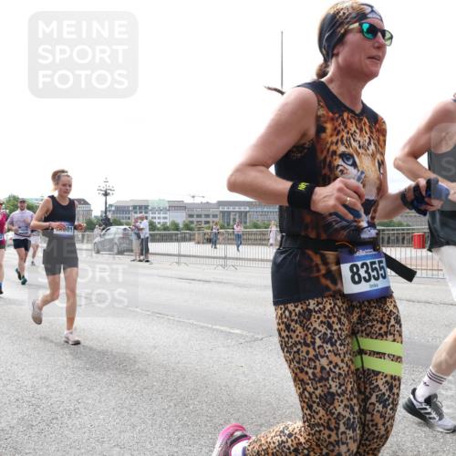 29.06.2025 - hella hamburg halbmarathon Lena Gebhardt http://msf.ph/oto/8321684 29.06.2025 10:22:53 Lombardsbrücke 5223, 3003, 10826, 301, 8355, 1433, 1029, 1853, 2294, 2479, 2766, 2886, 3003, 3029, 3034, 3430, 3457, 3511, 3600, 3601, 4190, 4266, 4969, 5223, 5343, 5629, 5798, 6347, 6578, 6784, 6785, 6826, 6849, 6899, 7097, 7188, 7190, 7266, 7276, 7529, 7891, 7925, 8355, 8511, 8931, 9133, 9256, 9913, 10205, 10826, 12025, 12190, 12265, 13560, 13921, 14041, 14525, 14801 meine-sportfotos.de