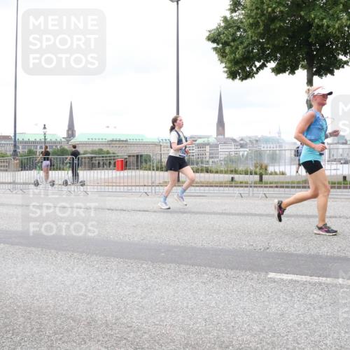 29.06.2025 - hella hamburg halbmarathon Lena Gebhardt http://msf.ph/oto/8321741 29.06.2025 10:57:24 Lombardsbrücke 19, 3853, 1298, 130, 1123, 1207, 1242, 1248, 1265, 1643, 2041, 2370, 2871, 3191, 3195, 3385, 3388, 3433, 3470, 3485, 3723, 3750, 3851, 3954, 4086, 4106, 4180, 4197, 4241, 4485, 4521, 4568, 4569, 4611, 4830, 4998, 5057, 5117, 5316, 5632, 5639, 5736, 5738, 6053, 6284, 6827, 6832, 6857, 6981, 7172, 7416, 7417, 7592, 7720, 7728, 7787, 7964, 8035, 8039, 8197, 8224, 8287, 8386, 8540, 8546, 8552, 8679, 8708, 8851, 8853, 8873, 9110, 9233, 9298, 9299, 9318, 9496 meine-sportfotos.de