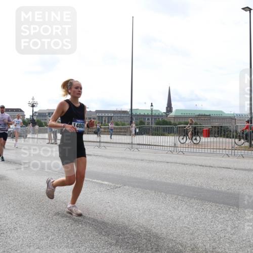 29.06.2025 - hella hamburg halbmarathon Lena Gebhardt http://msf.ph/oto/8321753 29.06.2025 10:22:54 Lombardsbrücke 5223, 3003, 10826, 14801, 1029, 1853, 2294, 2479, 2766, 2886, 3003, 3029, 3034, 3430, 3457, 3511, 3600, 3601, 4190, 4266, 4969, 5223, 5343, 5629, 5798, 6578, 6784, 6785, 6826, 6849, 6899, 7097, 7188, 7190, 7266, 7276, 7529, 7891, 7925, 8355, 8511, 8687, 8688, 8931, 9133, 9256, 9913, 10205, 10826, 12025, 12190, 12265, 13560, 13921, 14041, 14525, 14801 meine-sportfotos.de