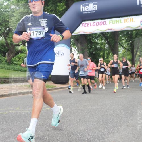 29.06.2025 - hella hamburg halbmarathon KatJ http://msf.ph/oto/8321782 29.06.2025 10:46:01 Zwischen KM18-KM19 2006, 2957, 3181, 6208, 7259, 8089 meine-sportfotos.de