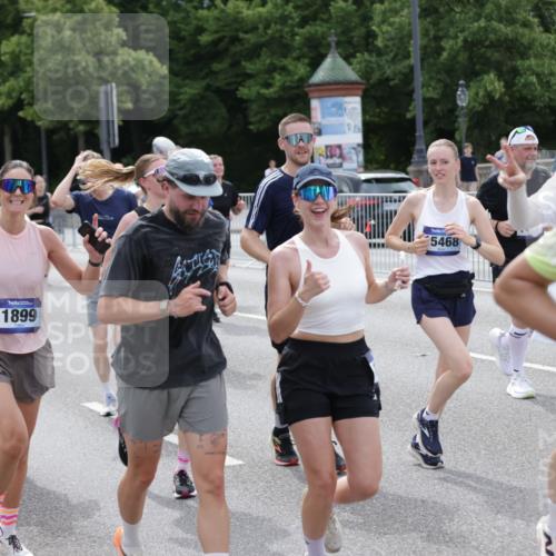 29.06.2025 - hella hamburg halbmarathon Jannik Wohlers http://msf.ph/oto/8321787 29.06.2025 10:39:34 Lombardsbrücke 1058, 1076, 1291, 1586, 1691, 1899, 2313, 2866, 2888, 3046, 3882, 3883, 3884, 4471, 4752, 5229, 5654, 5877, 5901, 6097, 6698, 6750, 6890, 7045, 7455, 7456, 8107, 8612, 8622, 8815, 8865, 8866, 9080, 9195, 9292, 9495, 10441, 10648, 10806, 10901, 10939, 11188, 11242, 11244, 11664, 11874, 12414, 12883, 12906, 13644, 14327, 14578, 15111, 16532, 16784, 18157, 19163 meine-sportfotos.de