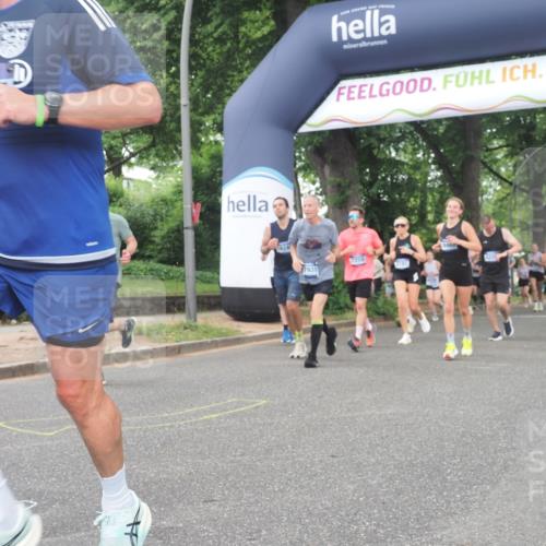 29.06.2025 - hella hamburg halbmarathon KatJ http://msf.ph/oto/8321804 29.06.2025 10:46:01 Zwischen KM18-KM19 2006, 2957, 3181, 6208, 7259, 8089 meine-sportfotos.de