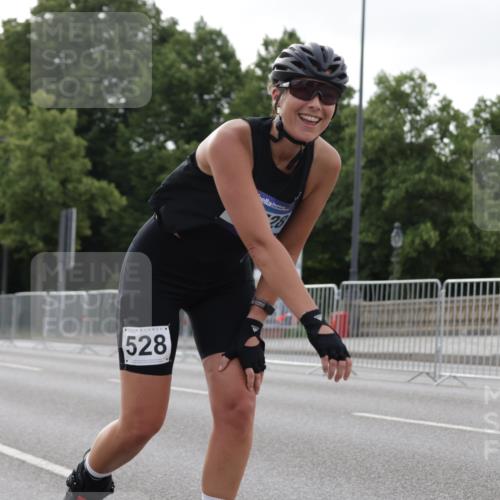 29.06.2025 - hella hamburg halbmarathon Jannik Wohlers http://msf.ph/oto/8321825 29.06.2025 09:00:20 Lombardsbrücke  meine-sportfotos.de