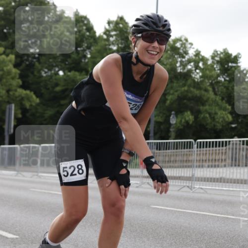 29.06.2025 - hella hamburg halbmarathon Jannik Wohlers http://msf.ph/oto/8321871 29.06.2025 09:00:20 Lombardsbrücke  meine-sportfotos.de