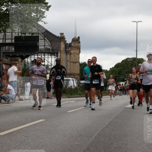 29.06.2025 - hella hamburg halbmarathon Yannick Fuchs http://msf.ph/oto/8321908 29.06.2025 10:51:13 20KM 1239, 1387, 1563, 1715, 1719, 1972, 2282, 2417, 2652, 2676, 4167, 4261, 5015, 5134, 5457, 5458, 5728, 6272, 6720, 7159, 7269, 8744, 9577, 10383, 10408, 11043, 11590, 11832, 12509, 12773, 12774, 13245, 13376, 13523, 13664, 13863, 14361, 14369, 14737, 14881, 14951, 15090, 15110, 15125, 15145, 15189, 15220, 15349, 15664, 16093, 16418, 16830, 16909, 17160, 17201, 17758, 17769, 17779, 17828, 17848, 18388 meine-sportfotos.de