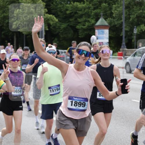 29.06.2025 - hella hamburg halbmarathon Jannik Wohlers http://msf.ph/oto/8321939 29.06.2025 10:39:35 Lombardsbrücke 1058, 1076, 1291, 1586, 1691, 1899, 2254, 2313, 2866, 2888, 3046, 3882, 3883, 3884, 4173, 4471, 5229, 5654, 5877, 5901, 6097, 6548, 6698, 6750, 6890, 7045, 7455, 7456, 8107, 8612, 8622, 8815, 8865, 8866, 9080, 9195, 9292, 9495, 10648, 10806, 10901, 10939, 11188, 11242, 11244, 11874, 12414, 12883, 12906, 13577, 13644, 14327, 14578, 15111, 16532, 16784, 18157, 19163 meine-sportfotos.de