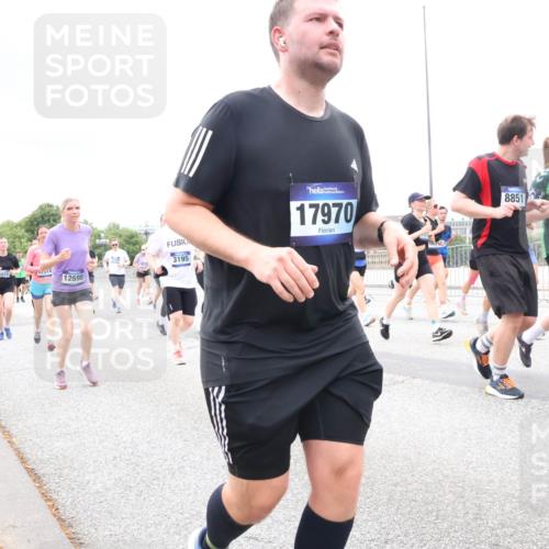 29.06.2025 - hella hamburg halbmarathon Lena Gebhardt http://msf.ph/oto/8321972 29.06.2025 10:57:26 Lombardsbrücke 3851, 17514, 12698, 3195, 17970, 8851, 8853, 1123, 1242, 1248, 1265, 1643, 2041, 2370, 2871, 3191, 3195, 3385, 3388, 3433, 3470, 3485, 3723, 3750, 3851, 3954, 4086, 4106, 4180, 4197, 4241, 4485, 4521, 4568, 4569, 4611, 4830, 4998, 5057, 5117, 5316, 5632, 5639, 5736, 5738, 6053, 6827, 6832, 6857, 6916, 6981, 7172, 7592, 7720, 7728, 7787, 7964, 8035, 8039, 8224, 8287, 8386, 8540, 8546, 8552, 8679, 8708, 8851, 8853, 8873, 9059, 9110, 9233, 9298, 9299, 9318, 9496 meine-sportfotos.de